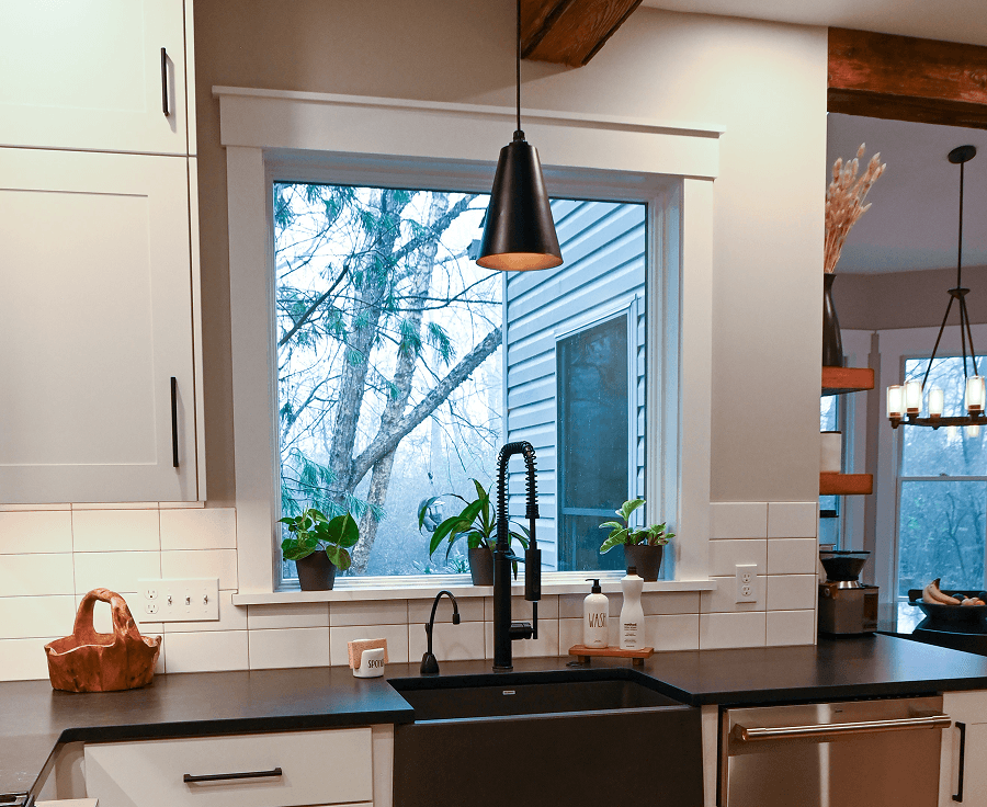 Kitchen sink area lighting