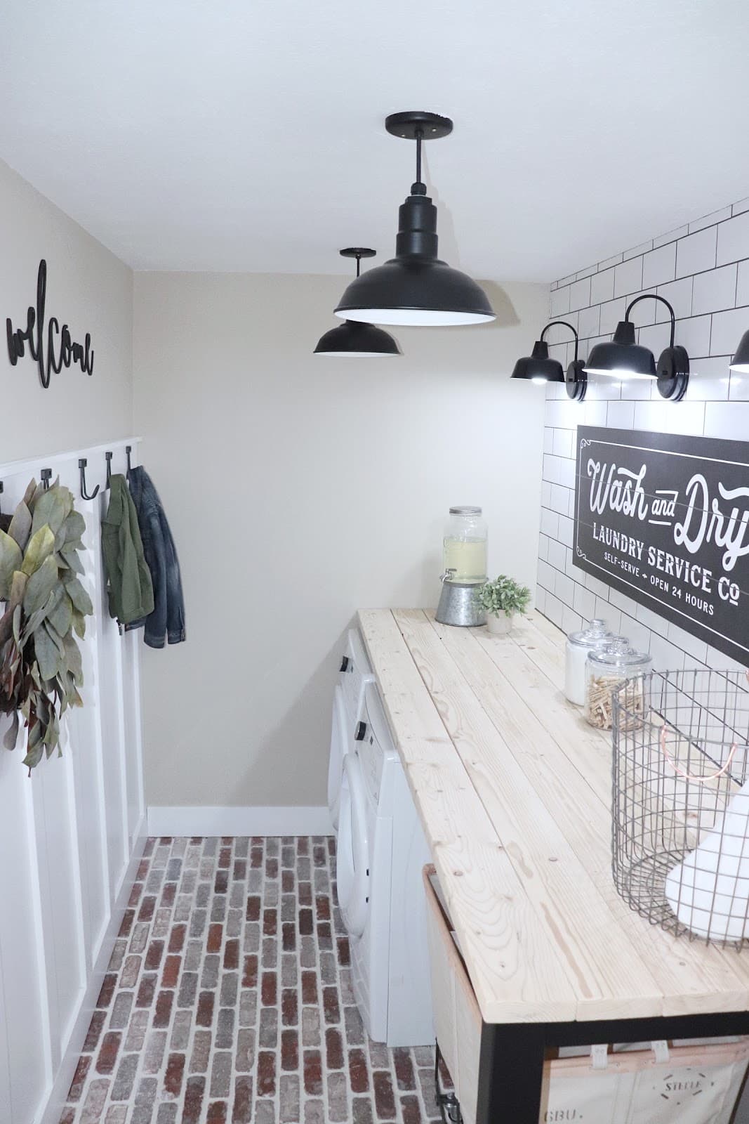 Steel lighting in a laundry room