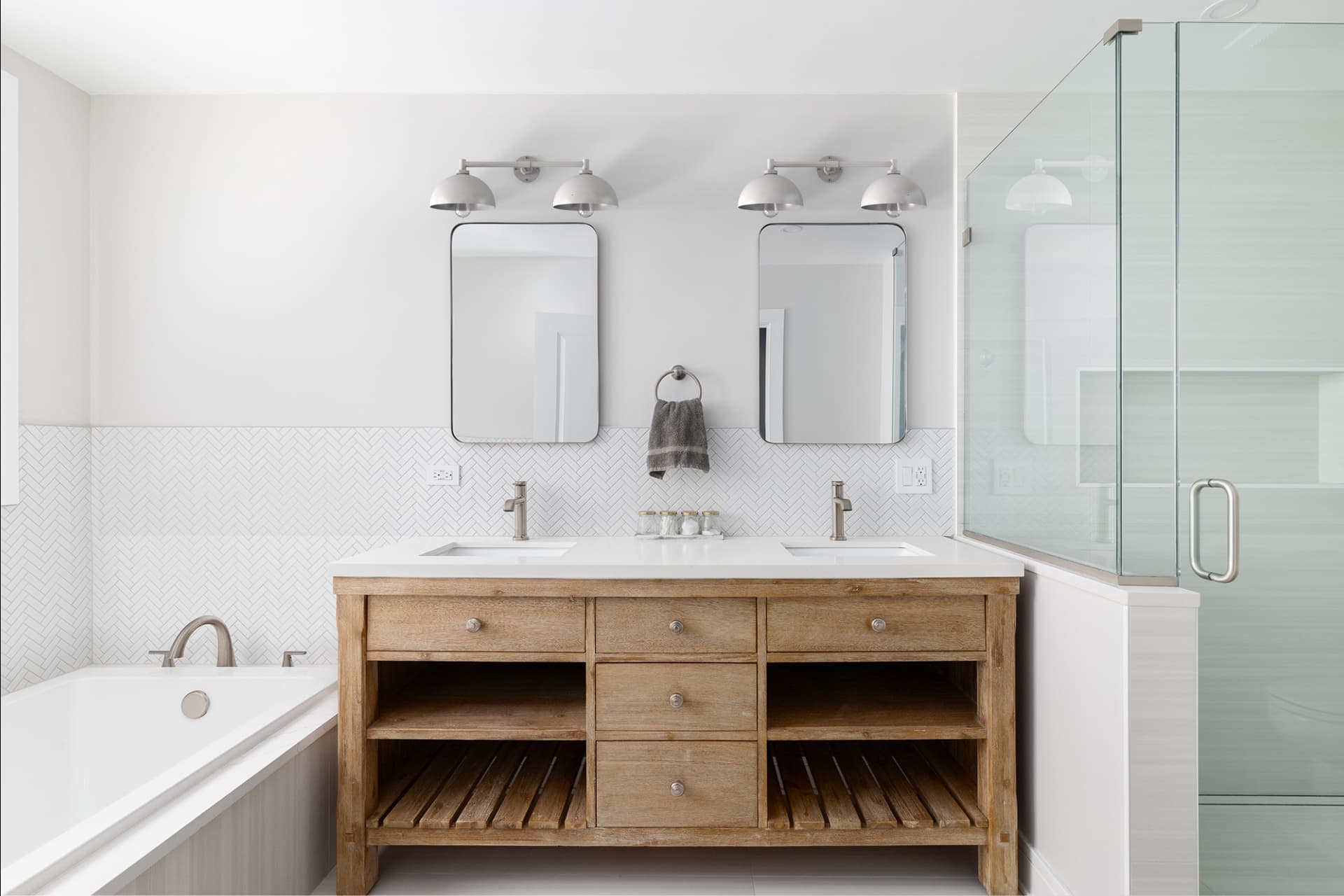 Vanity Light Fixtures Buyers Rate the Highest