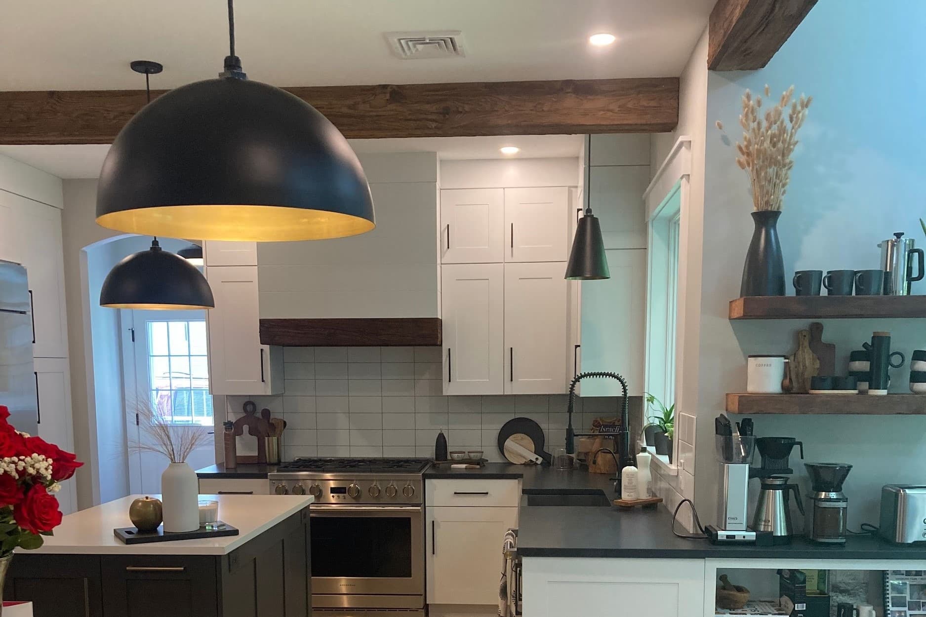 How to Choose the Right Island Light Fixtures for Your Kitchen in 2025