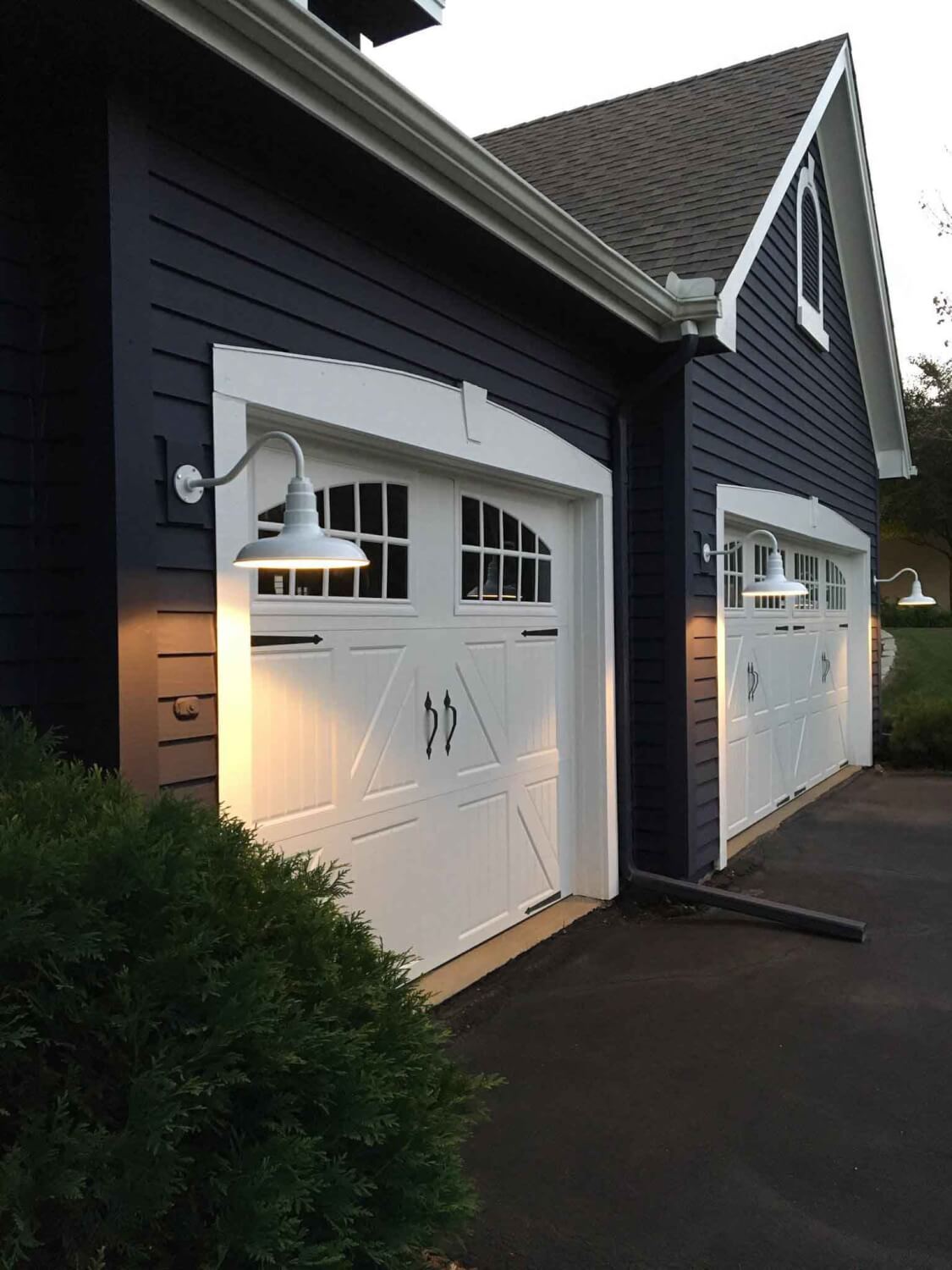 Gooseneck garage door deals lights