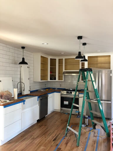 El Segundo - Farmhouse Kitchen Lights Construction