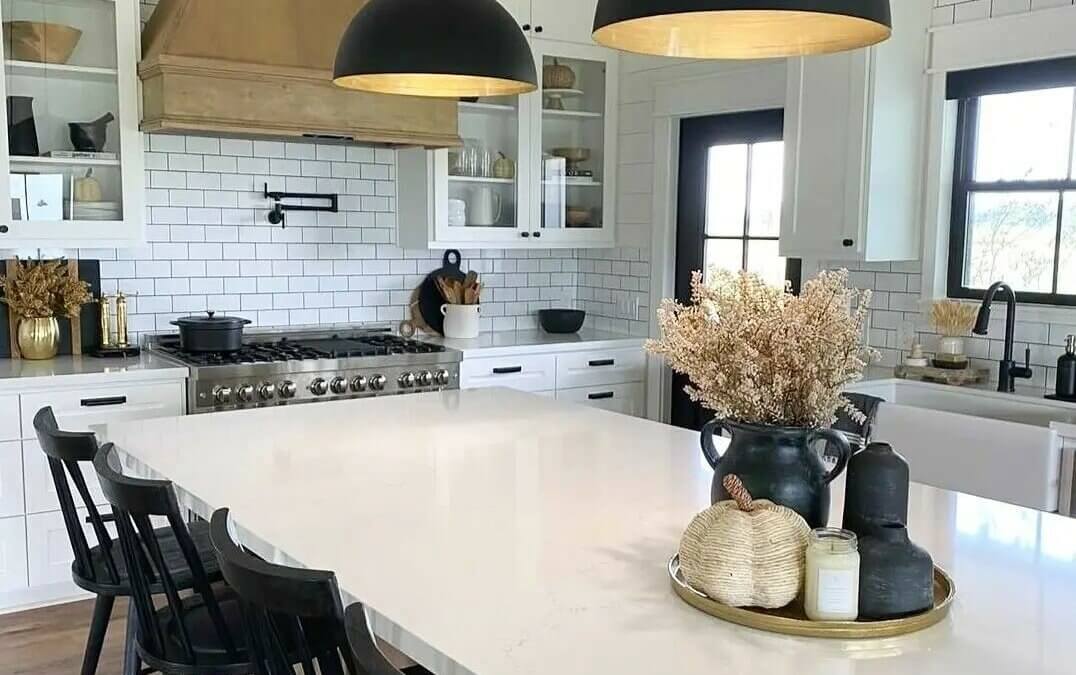 Modern Farmhouse: Kitchen Island Lighting Trends