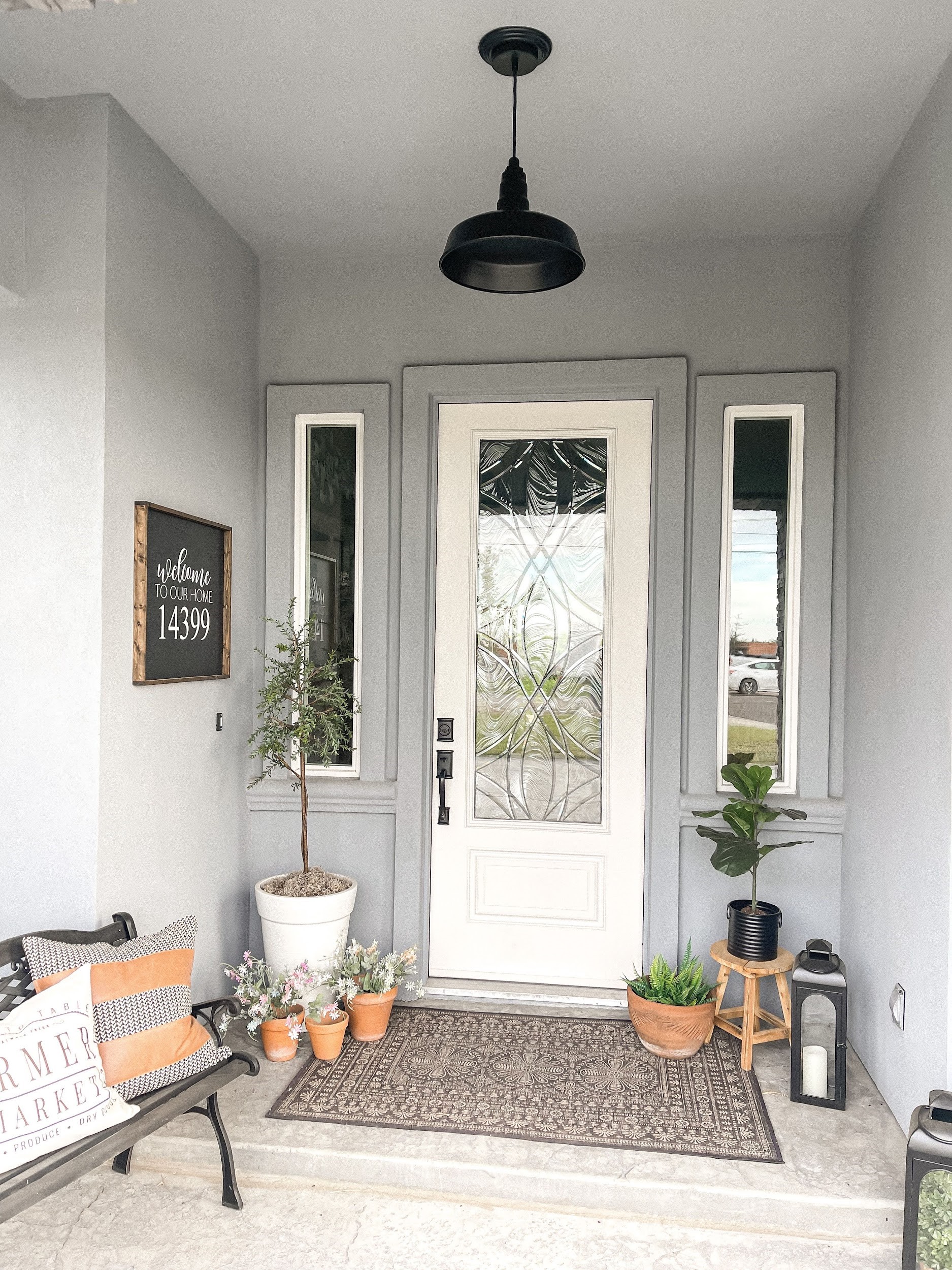 Barn Lights Accentuate Modern Farmhouse Vibe to New Build