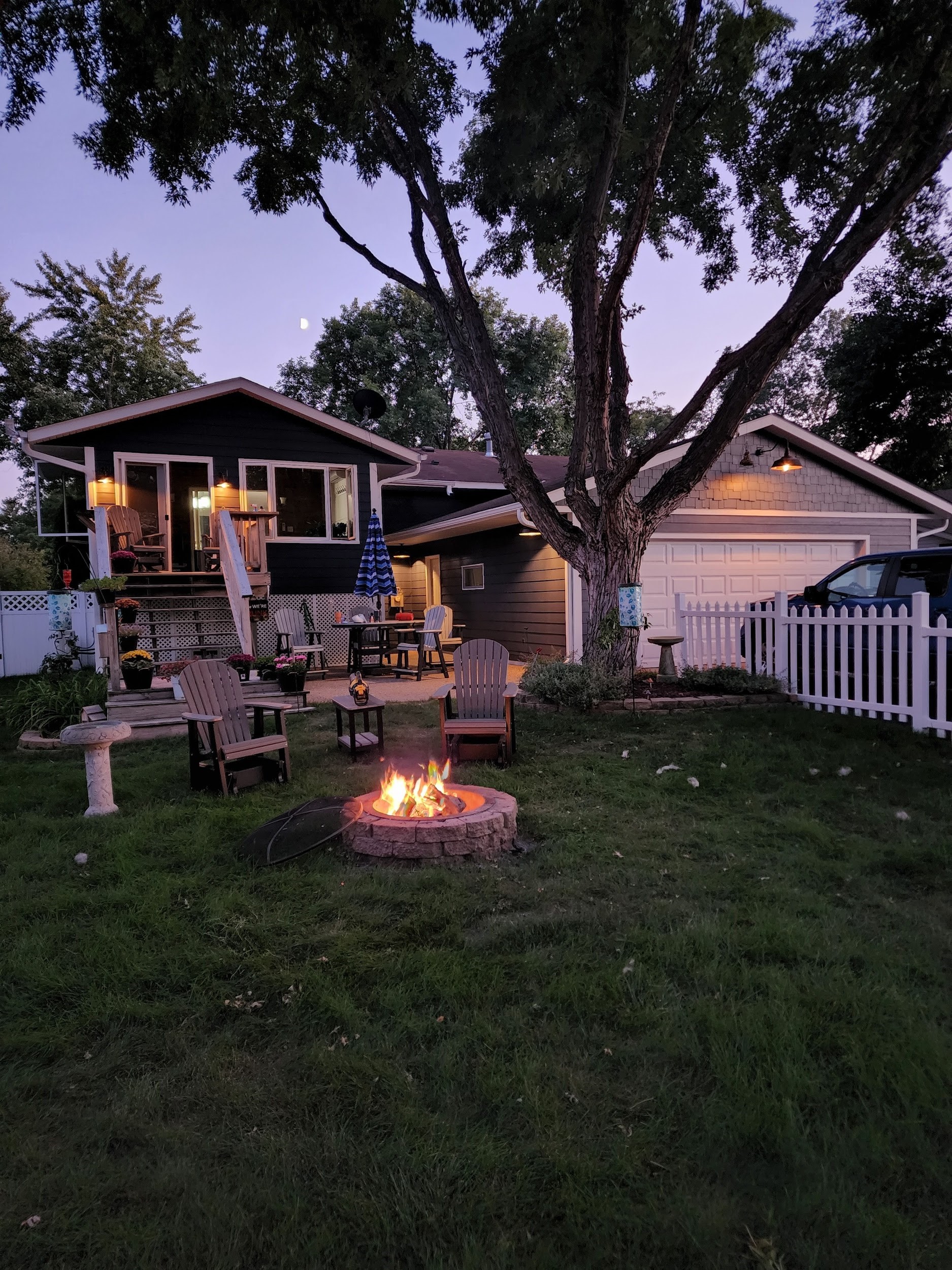 The Redondo Outdoor Wall Light at Night 