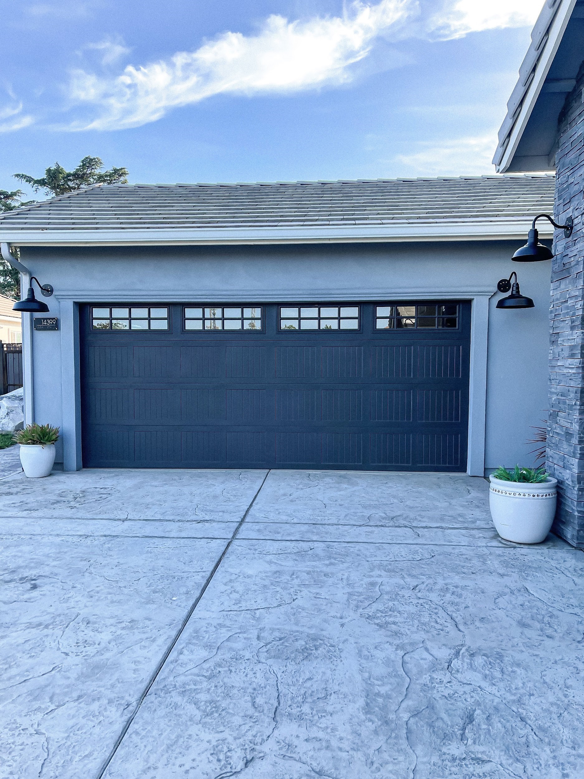 The Gardena Outdoor Garage Light 