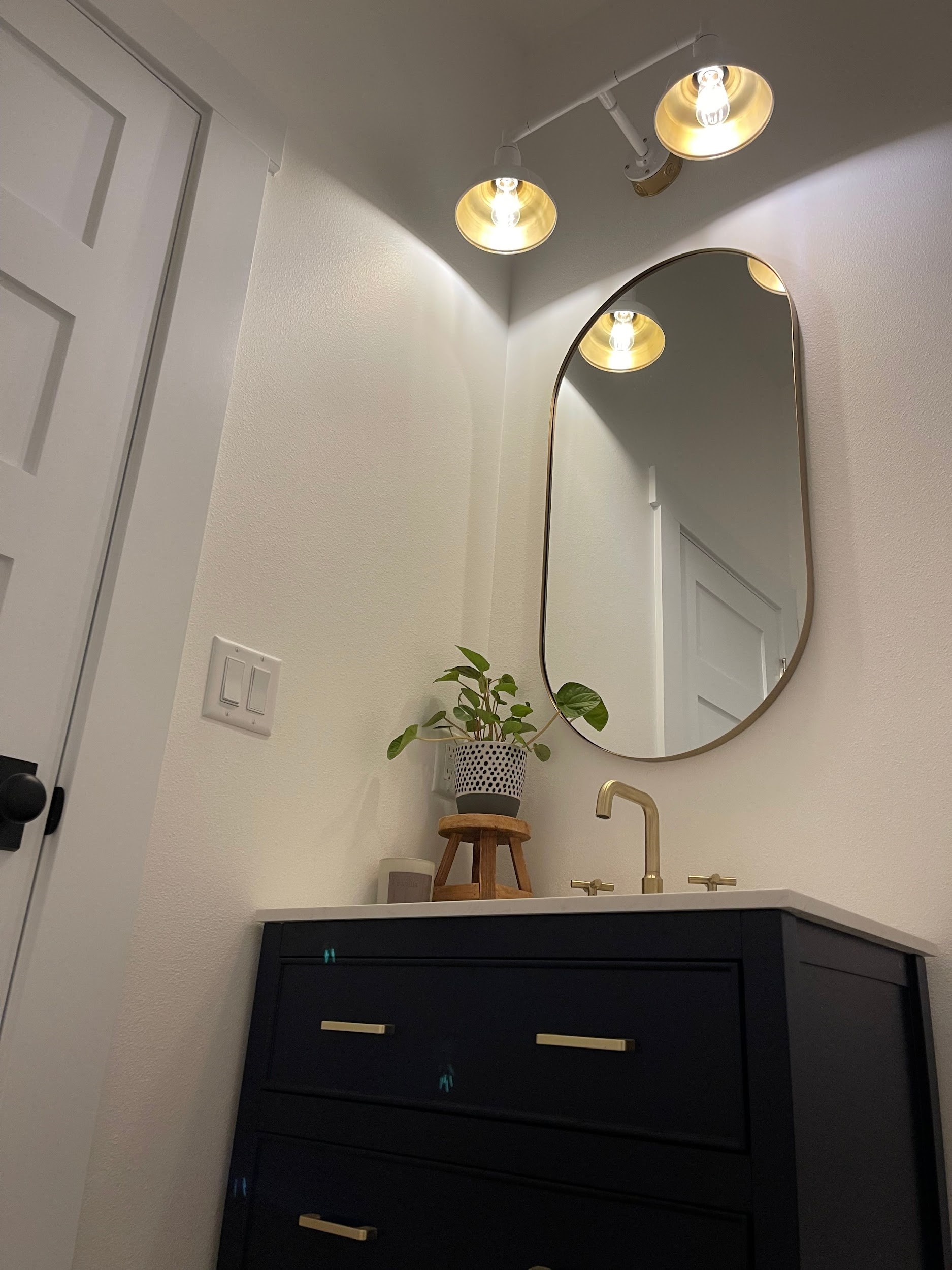 The Lawndale Wall Vanity Light
