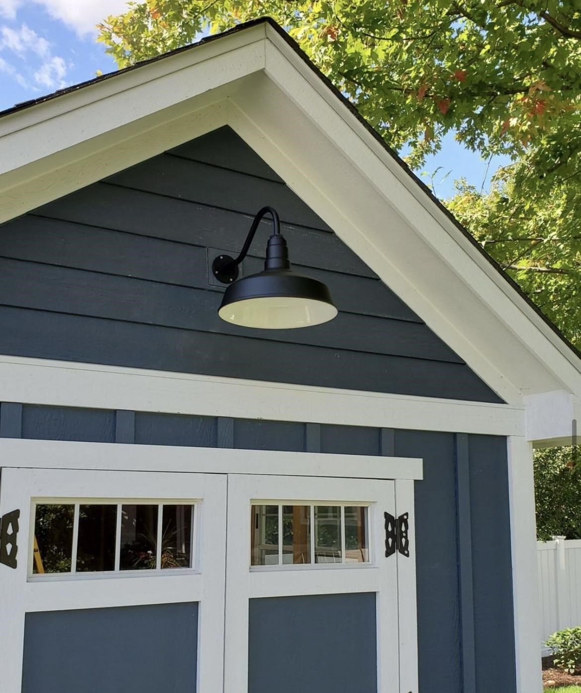 The Gardena Gooseneck Outdoor Barn Light 