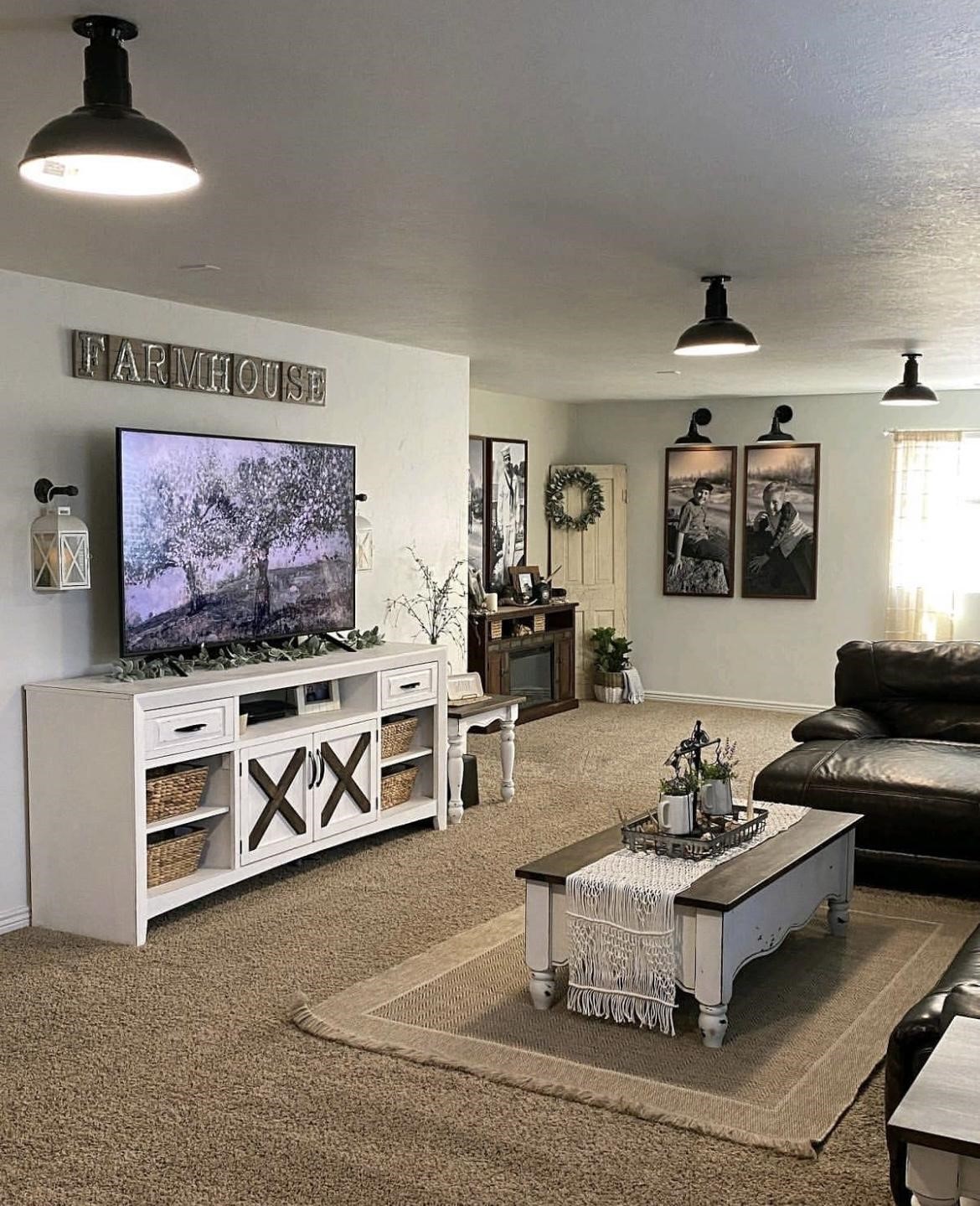 The El Segundo Flush Mount in a Living Room