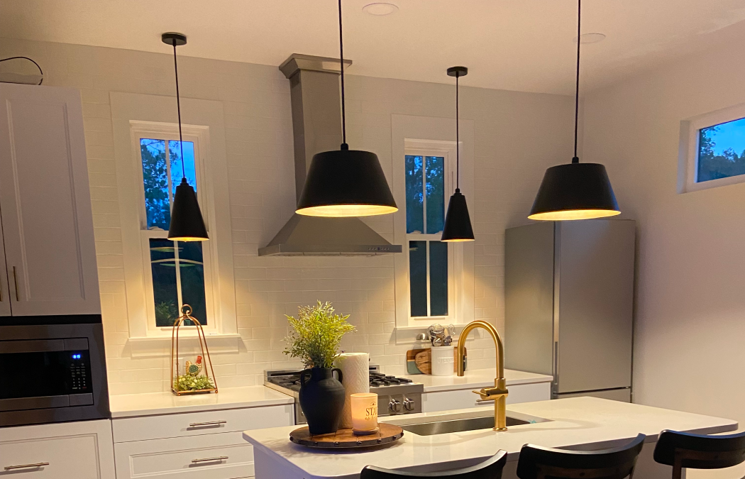 Why Farmhouse Kitchen Lighting Still Tops Homeowner Wishlists in 2025