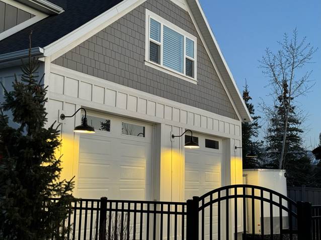 The Gardena Outdoor Wall Light