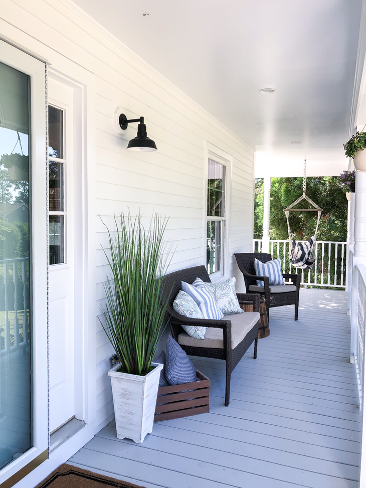 The Hawthorne Dusk to Dawn Porch Light